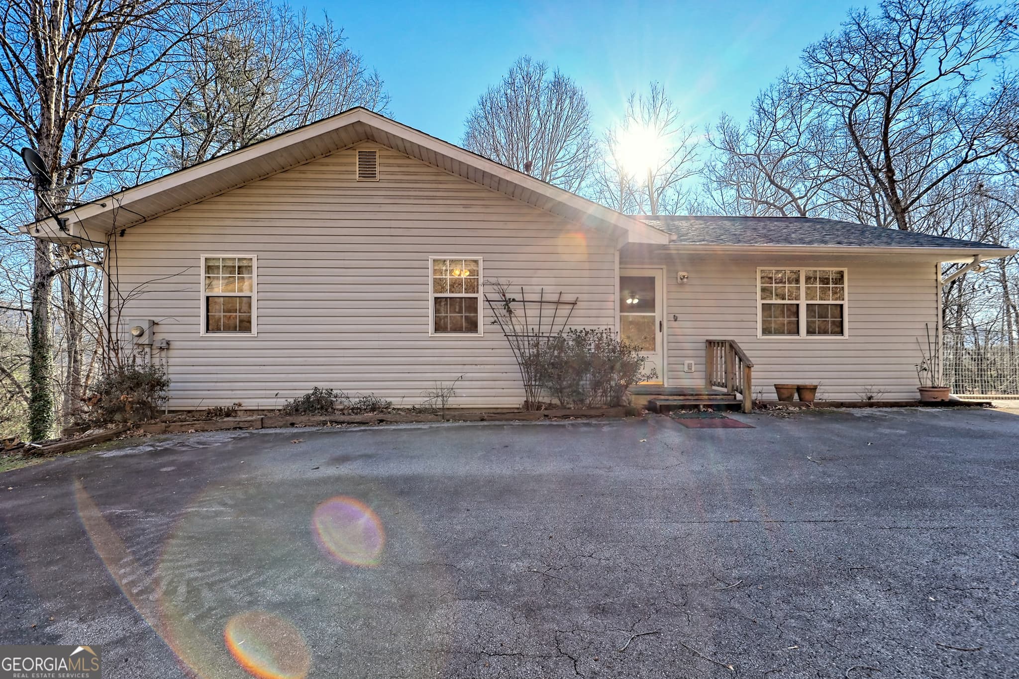 3 bedroom, 2 bathroom, 1,892 sq ft single family residence for sale at 170 White Street, Dillard, GA 30537 — photo 1 of 58