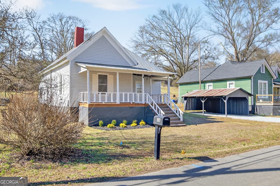 2 bedroom, 1 bathroom, 1,056 sq ft single family residence for sale at 246 Spring Street, Commerce, GA 30529 — photo 3