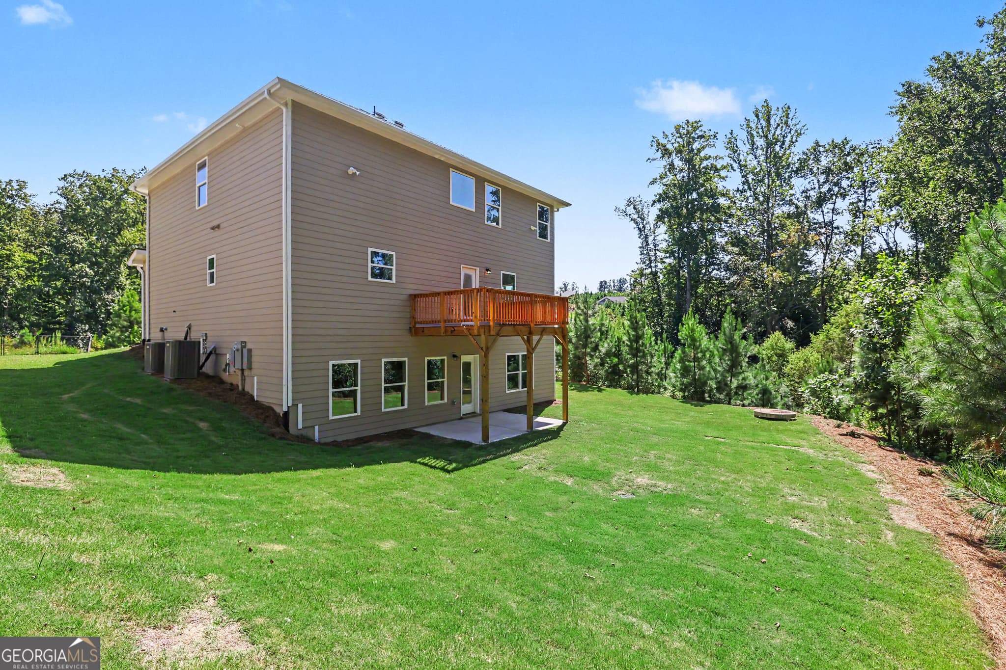 5 bedroom, 3.5 bathroom, 3,213 sq ft single family residence for sale at 181 Thunder Valley, Dawsonville, GA 30534 — photo 4