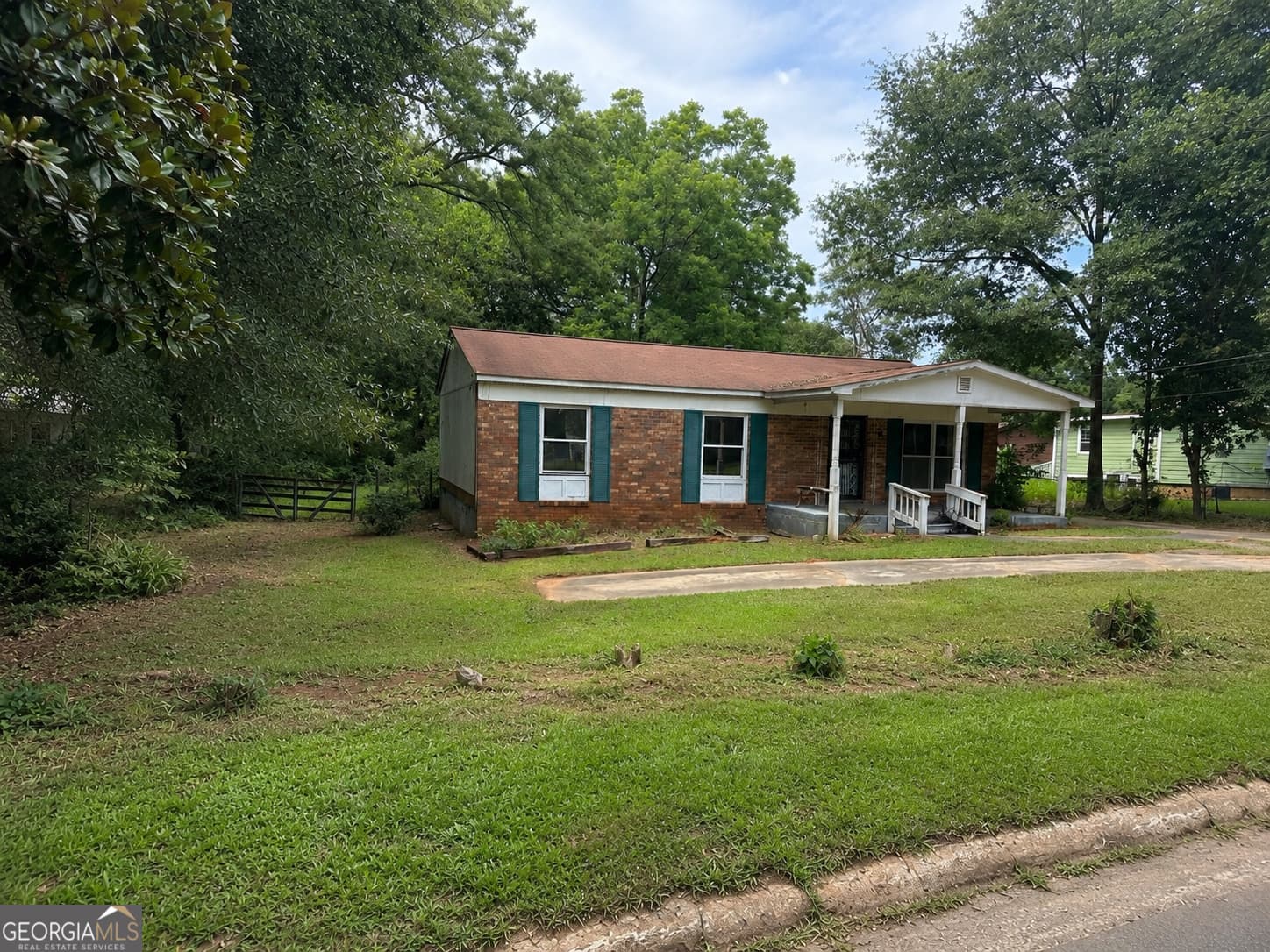 4 bedroom, 1 bathroom, 1,050 sq ft single family residence sold at 255 Cook Drive, Athens, GA 30601
