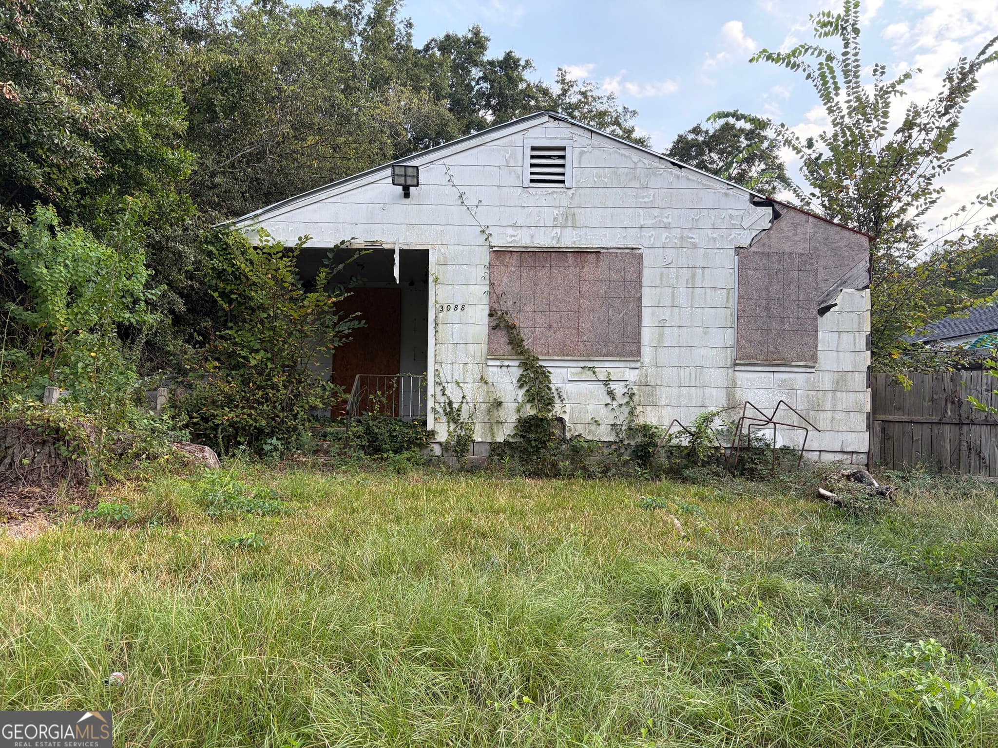 2 bedroom, 1 bathroom, 960 sq ft single family residence for sale at 3096 Rice Circle, Macon, GA 31204 — photo 2