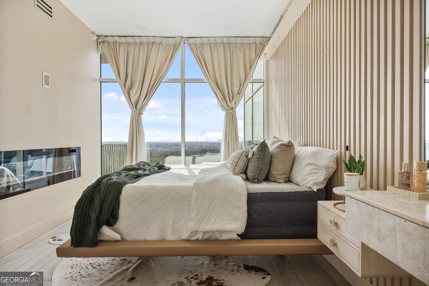 1 bedroom, 1 bathroom, 770 sq ft condominium for sale at 250 Pharr Road 1912, Atlanta, GA 30305 — photo 6