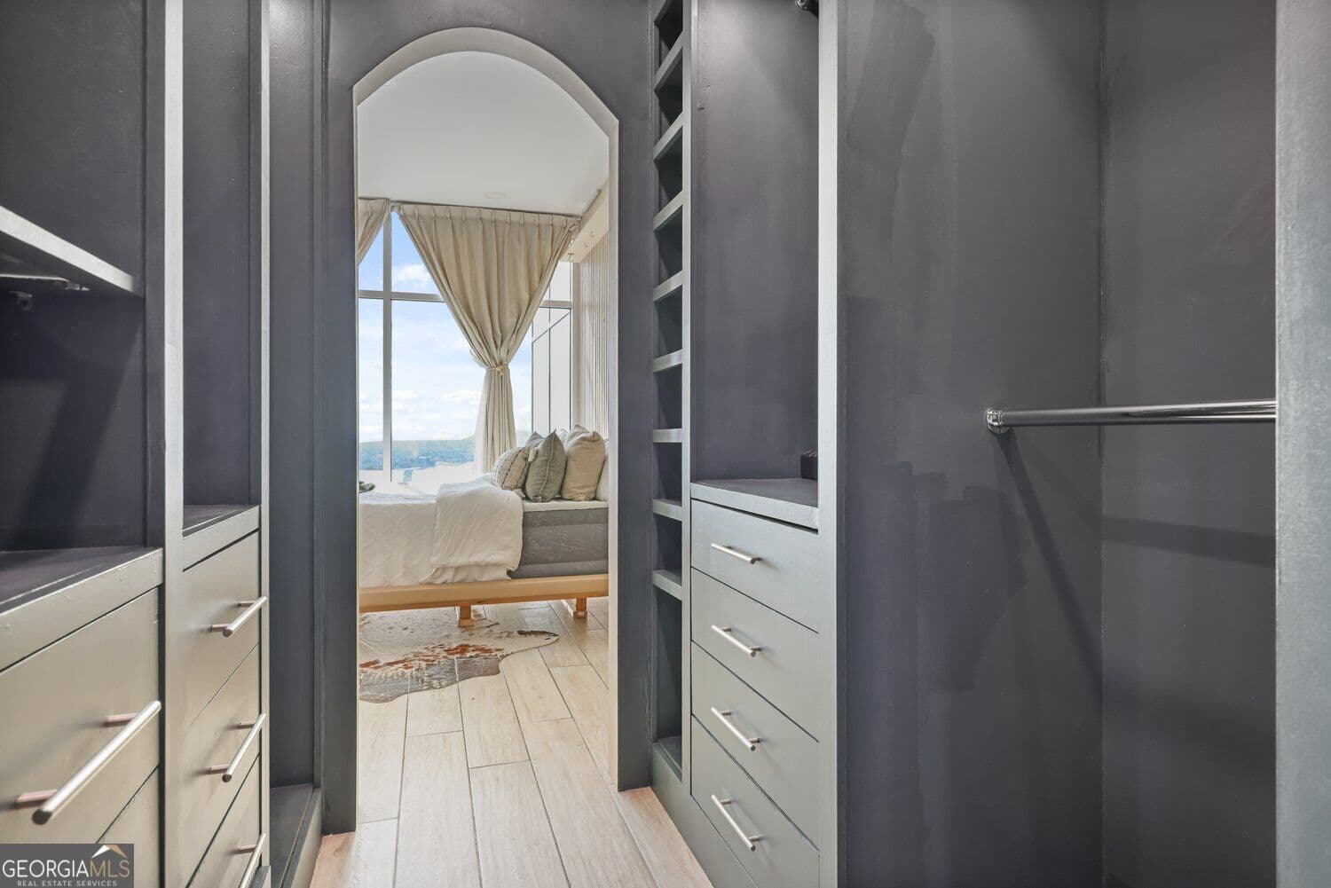 1 bedroom, 1 bathroom, 770 sq ft condominium for sale at 250 Pharr Road 1912, Atlanta, GA 30305 — photo 10