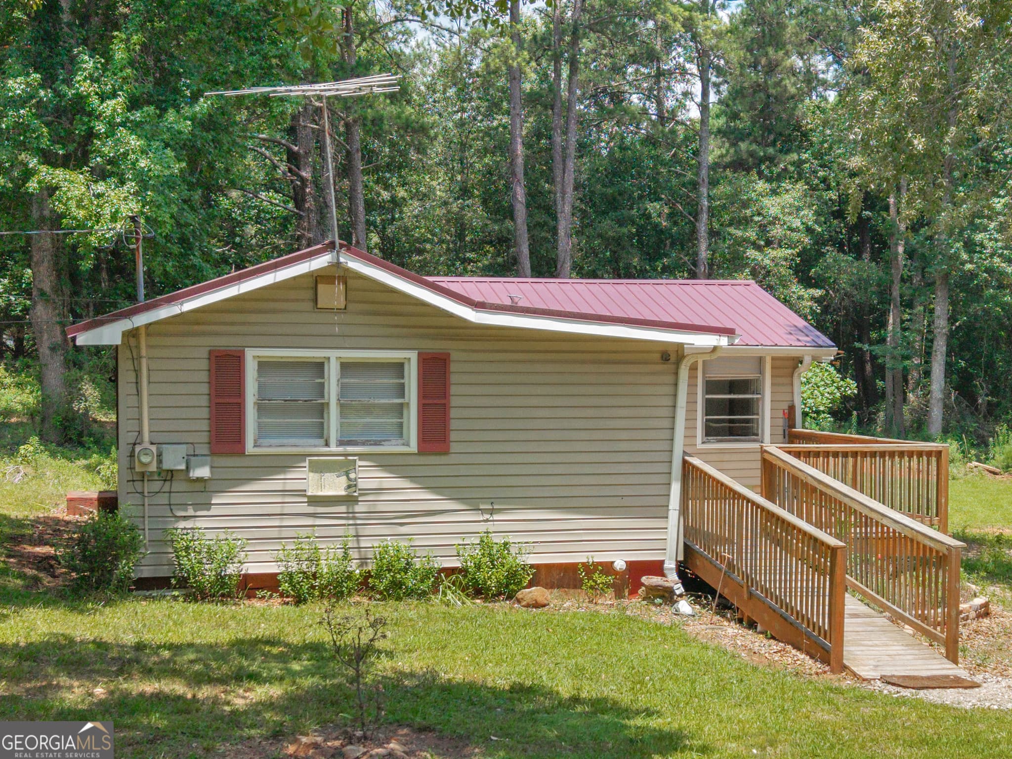 2 bedroom, 2 bathroom, 1,060 sq ft single family residence for sale at 328 Valley Hill Road, Stockbridge, GA 30281 — photo 5