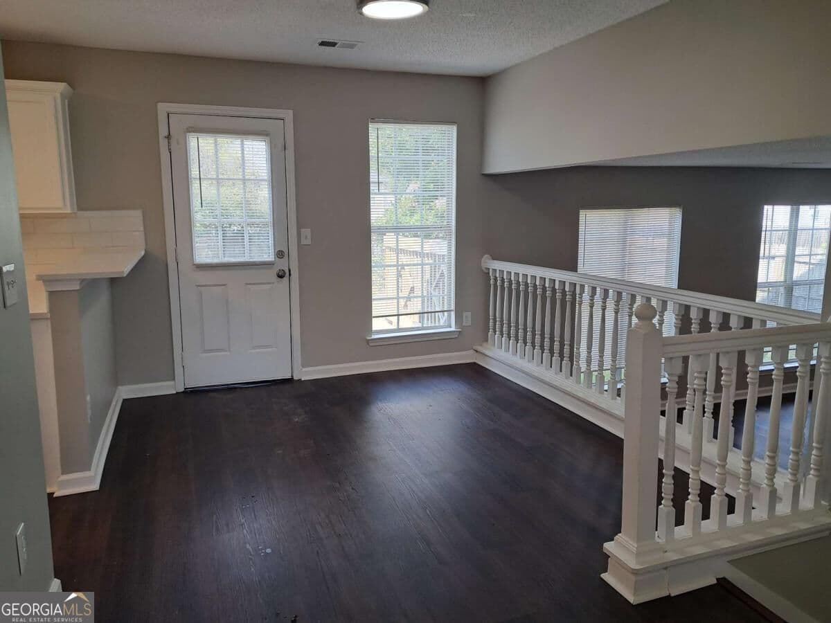 3 bedroom, 2.5 bathroom, 1,715 sq ft single family residence for sale at 3328 Waggoner Place, Rex, GA 30273 — photo 6