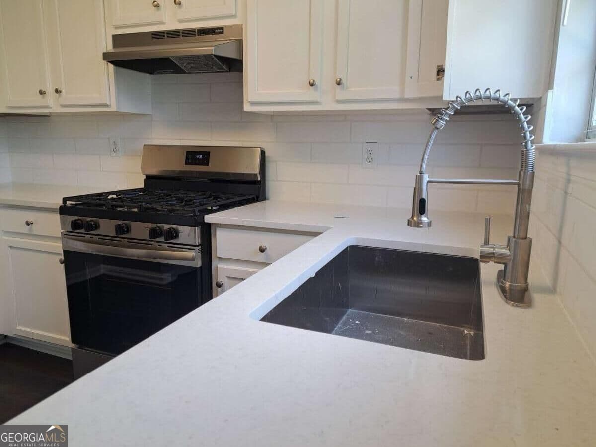 3 bedroom, 2.5 bathroom, 1,715 sq ft single family residence for sale at 3328 Waggoner Place, Rex, GA 30273 — photo 9