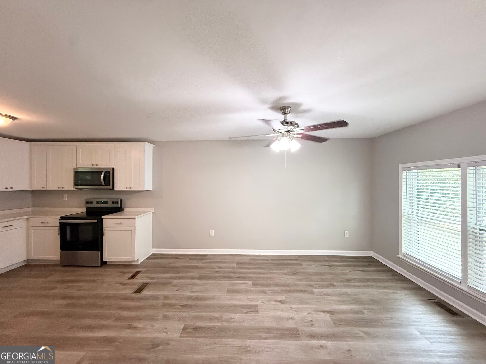 3 bedroom, 2 bathroom, 900 sq ft single family residence for sale at 1171 Octavia Street, Atlanta, GA 30315 — photo 3