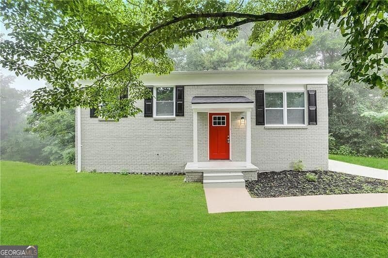 3 bedroom, 2 bathroom, 900 sq ft single family residence for sale at 1171 Octavia Street, Atlanta, GA 30315 — photo 1 of 15