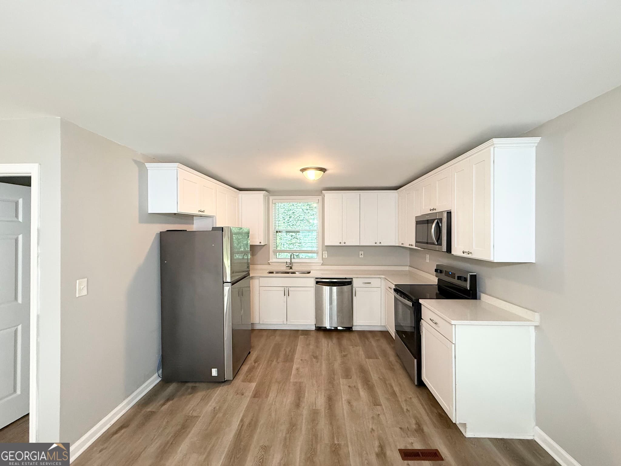 3 bedroom, 2 bathroom, 900 sq ft single family residence for sale at 1171 Octavia Street, Atlanta, GA 30315 — photo 5