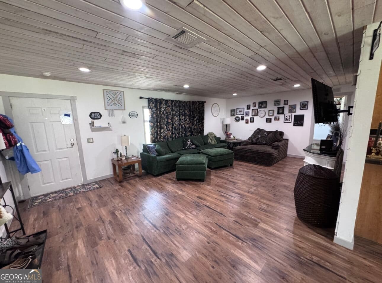 3 bedroom, 2 bathroom, 2,112 sq ft manufactured home,single family residence for sale at 11834 HWY 23, Glennville, GA 30427 — photo 2