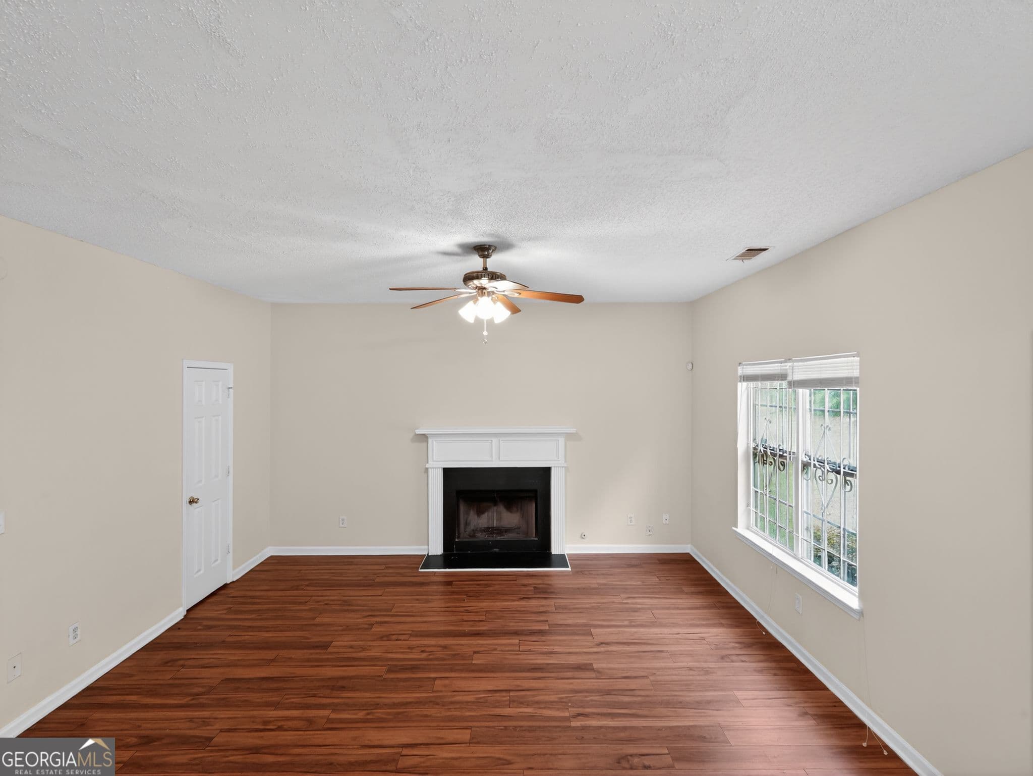 3 bedroom, 2 bathroom, 1,696 sq ft single family residence for sale at 4069 Ward Lake Trail, Ellenwood, GA 30294 — photo 6
