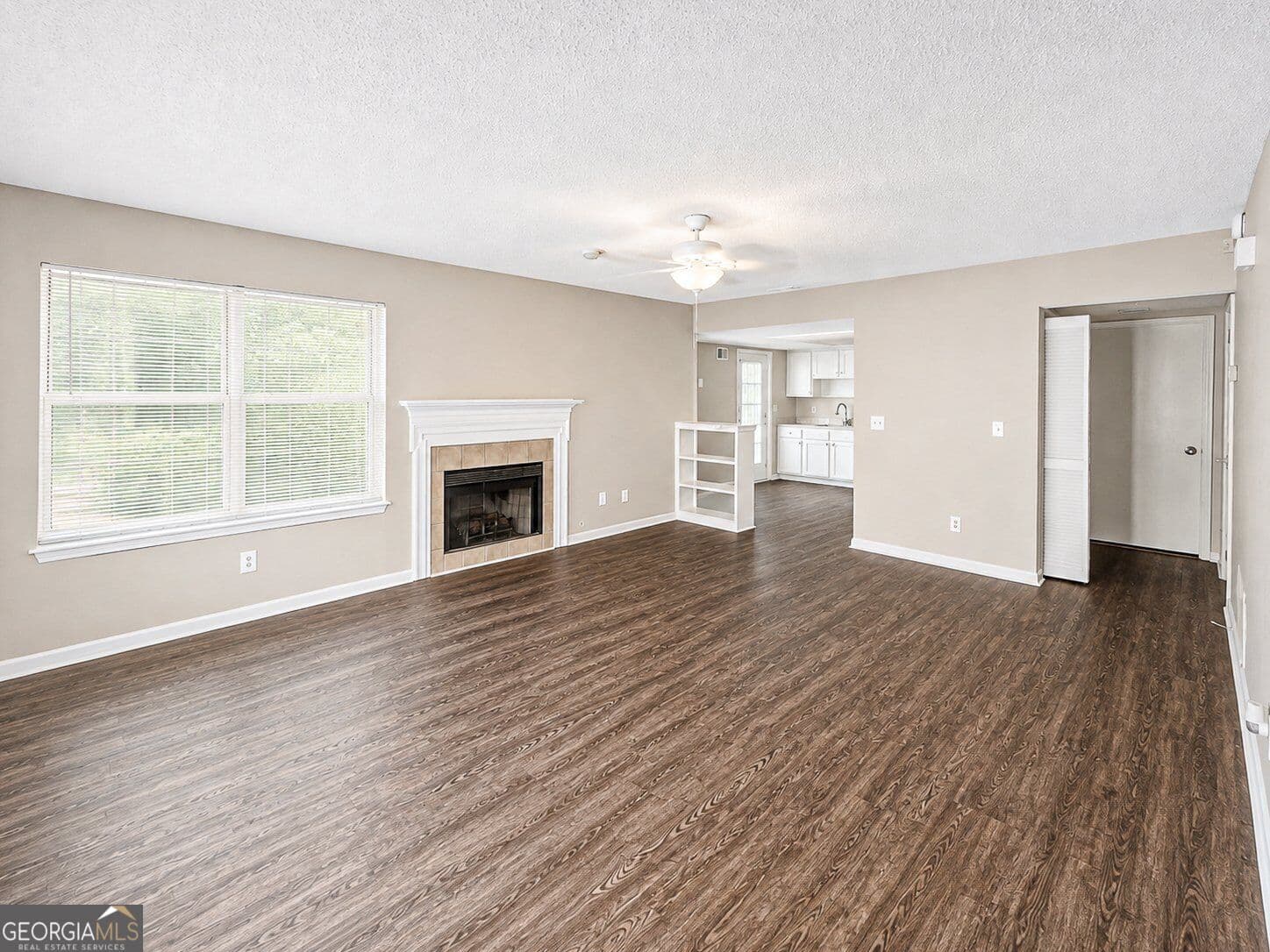 3 bedroom, 2.5 bathroom, 1,536 sq ft condominium for sale at 1026 Heathmoor Court, Norcross, GA 30093 — photo 2