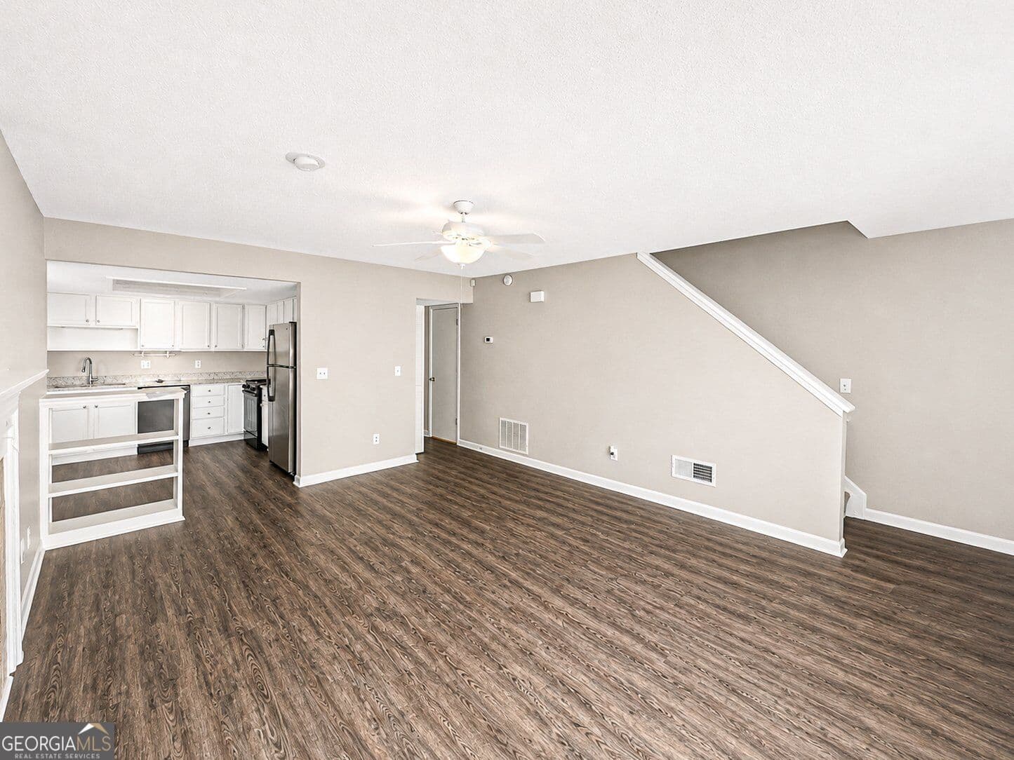 3 bedroom, 2.5 bathroom, 1,536 sq ft condominium for sale at 1026 Heathmoor Court, Norcross, GA 30093 — photo 3