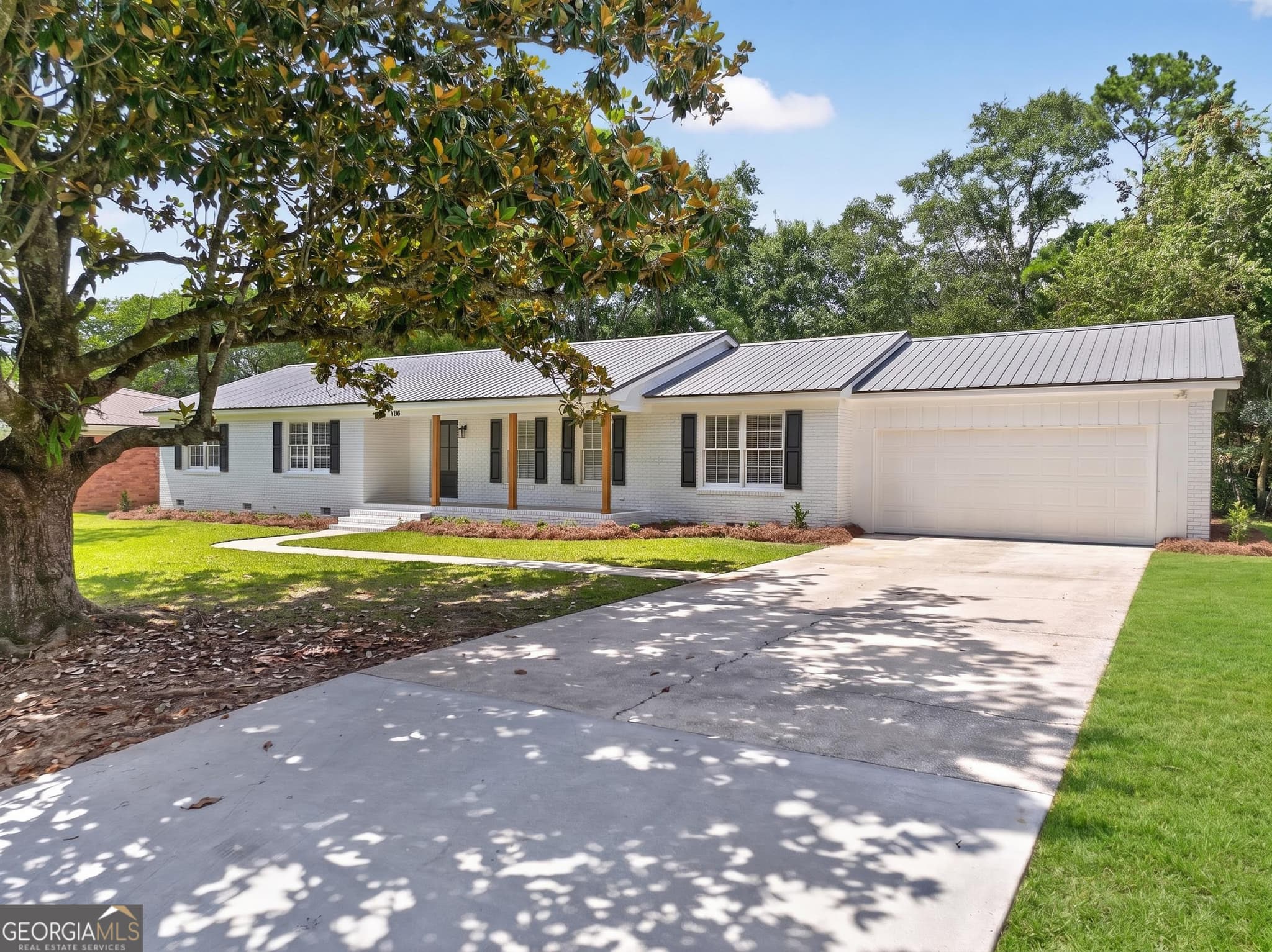 4 bedroom, 2 bathroom, 2,415 sq ft single family residence for sale at 1108 Kimberly Drive, Valdosta, GA 31602 — photo 2