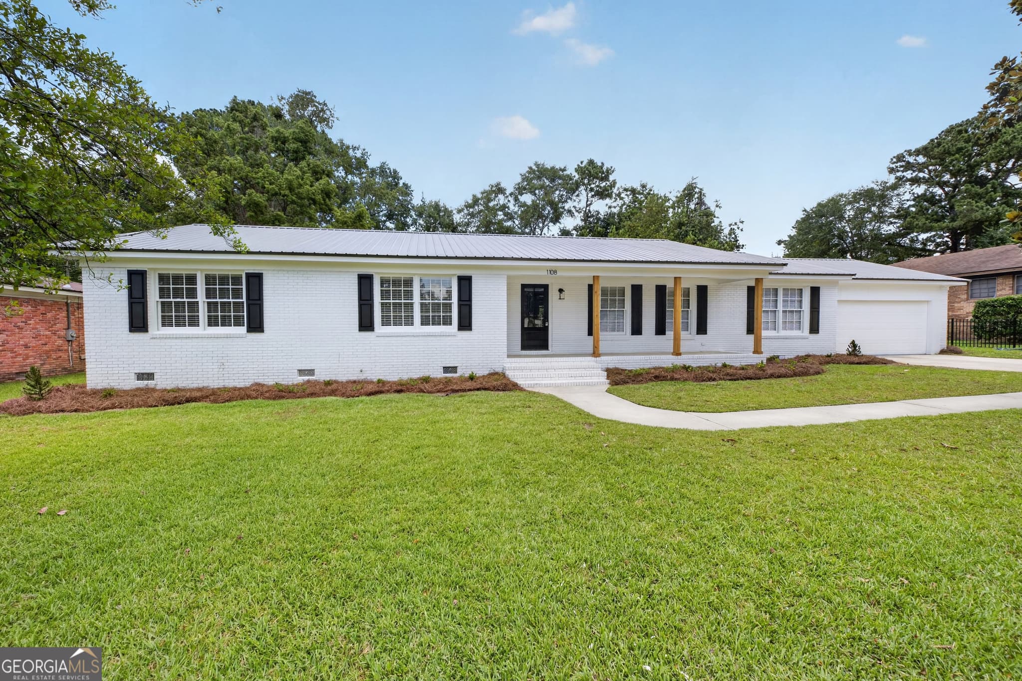 4 bedroom, 2 bathroom, 2,415 sq ft single family residence for sale at 1108 Kimberly Drive, Valdosta, GA 31602 — photo 7