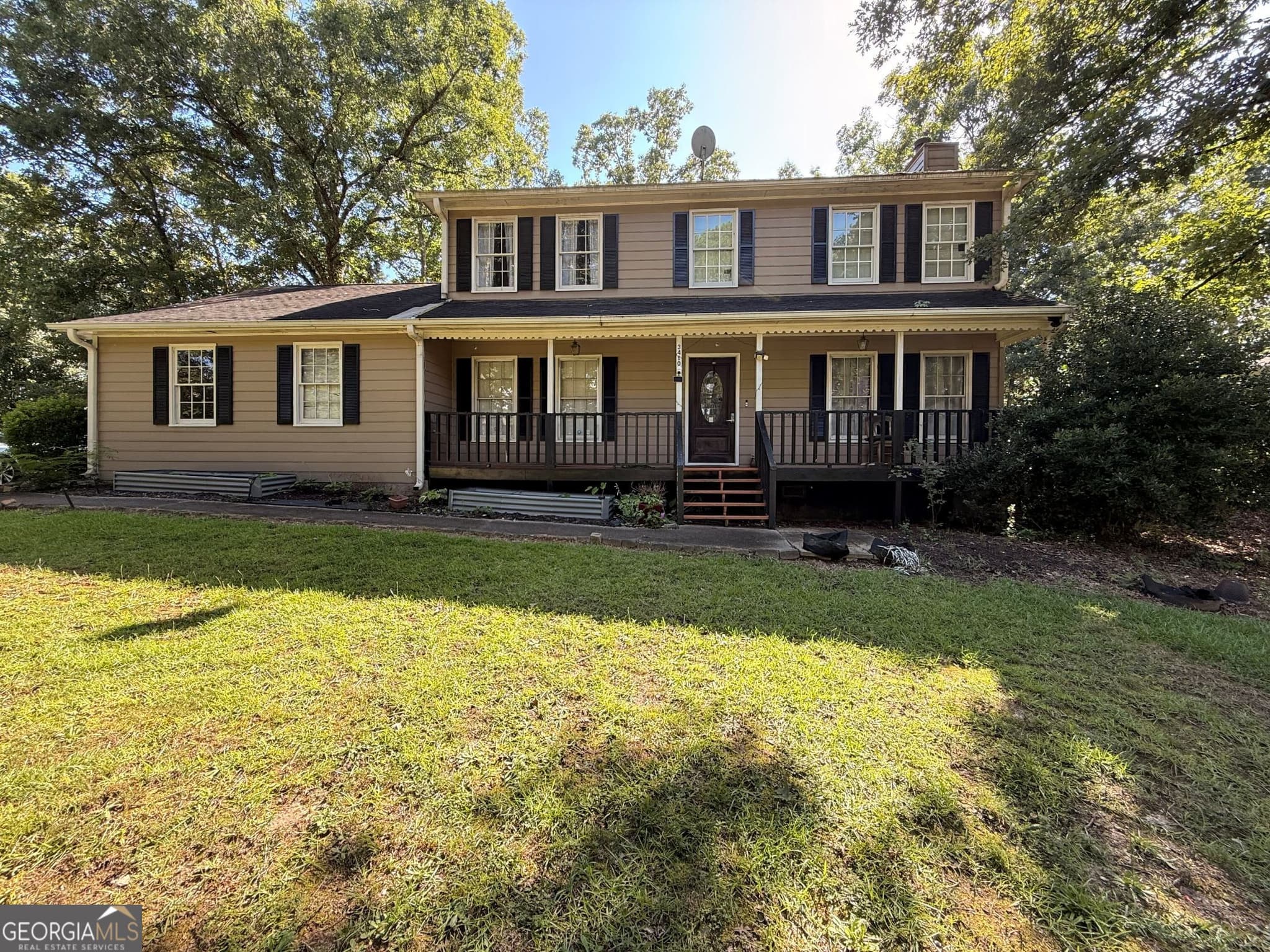 3 bedroom, 2.5 bathroom, 1,812 sq ft single family residence for sale at 3410 Quinn Ridge Drive, Snellville, GA 30039