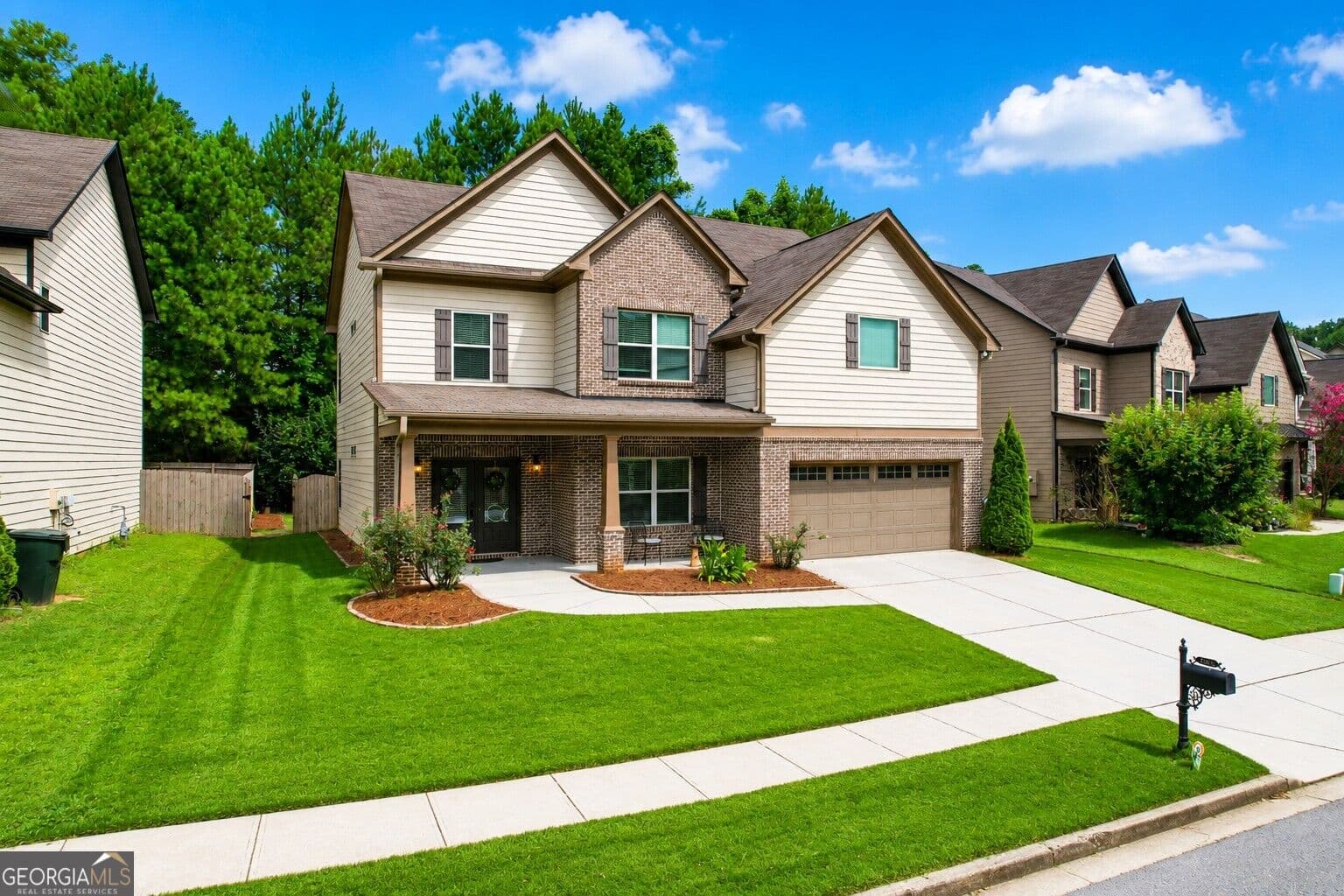 4 bedroom, 3 bathroom, 2,838 sq ft single family residence for sale at 5543 Leaf Ridge Lane, Buford, GA 30518 — photo 2