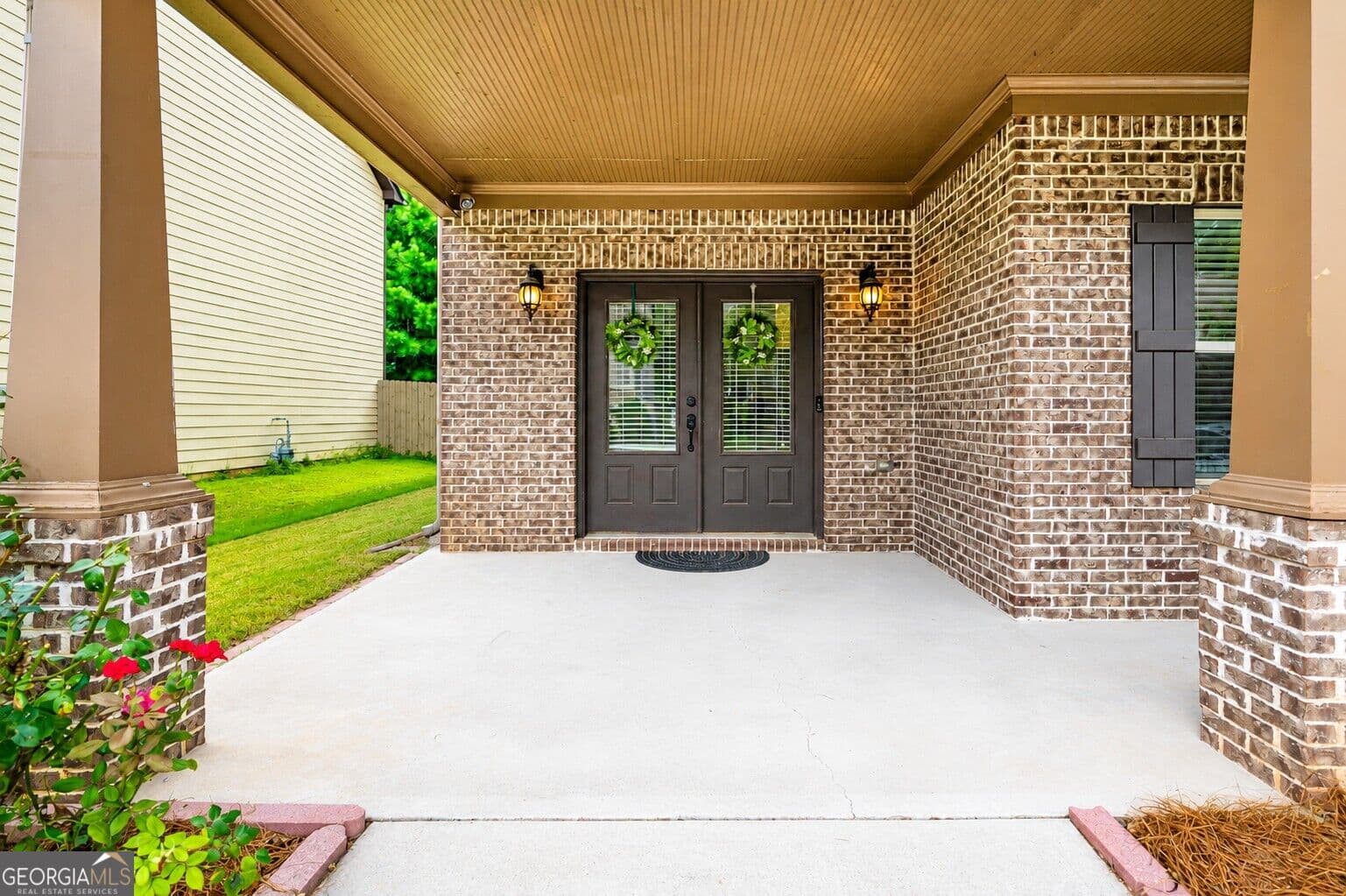 4 bedroom, 3 bathroom, 2,838 sq ft single family residence for sale at 5543 Leaf Ridge Lane, Buford, GA 30518 — photo 3