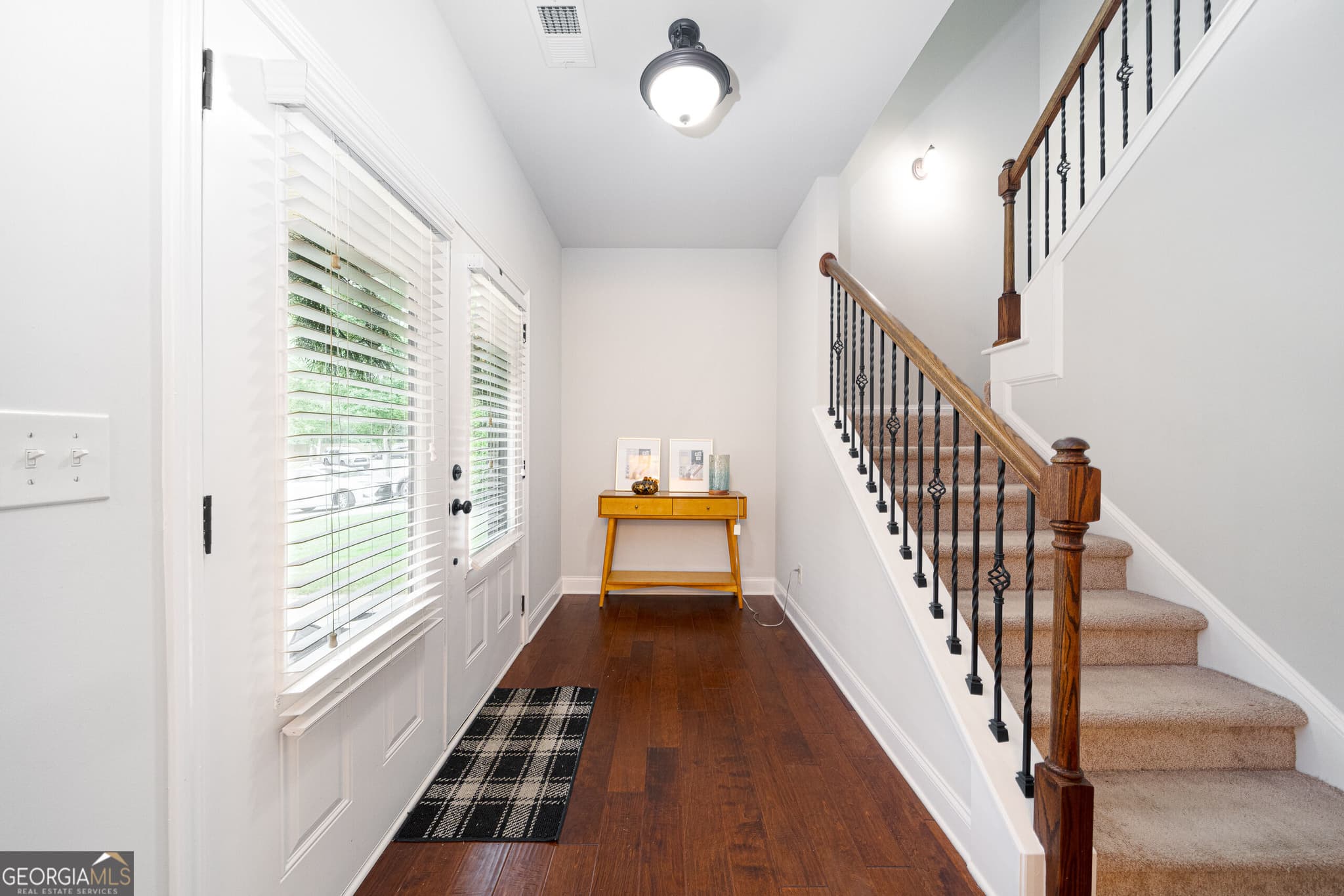 4 bedroom, 3 bathroom, 2,838 sq ft single family residence for sale at 5543 Leaf Ridge Lane, Buford, GA 30518 — photo 4
