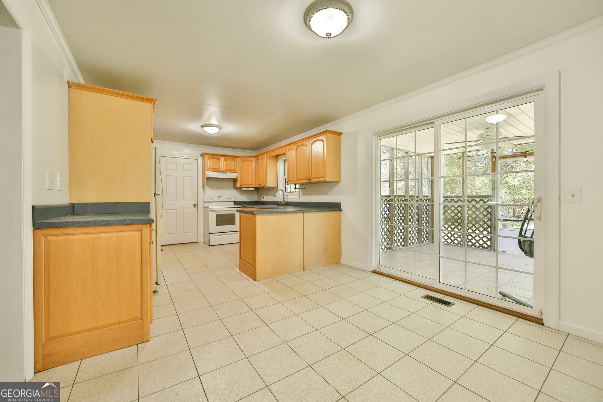 4 bedroom, 2 bathroom, 1,640 sq ft single family residence under contract at 4535 Sunhill Grange Road, Sandersville, GA 31082 — photo 5