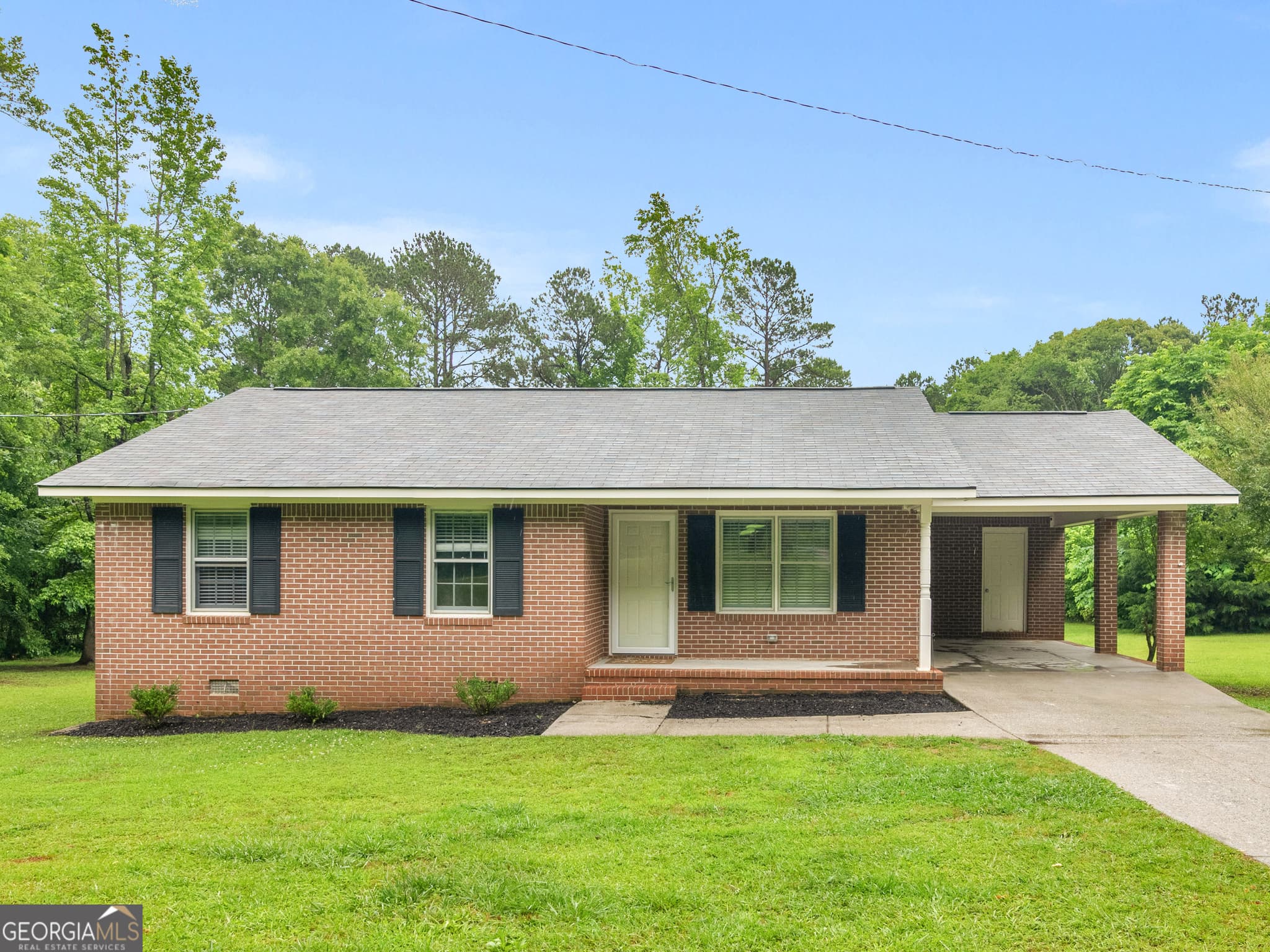 3 bedroom, 1 bathroom, 1,129 sq ft single family residence sold at 2165 Locust Grove Road, Griffin, GA 30223