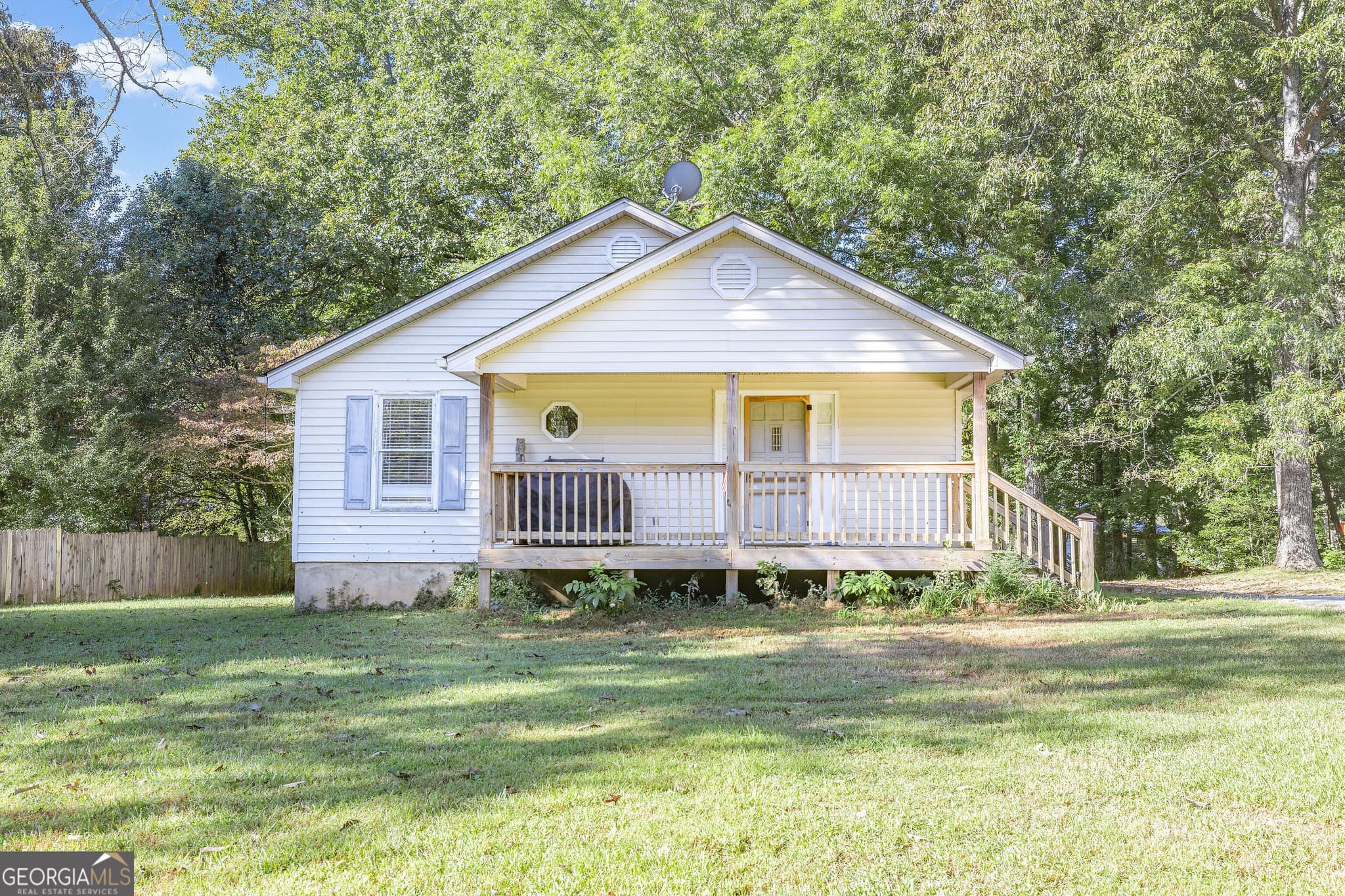3 bedroom, 2 bathroom, 1,200 sq ft single family residence for sale at 1774 Highway 17, Clarkesville, GA 30523 — photo 5