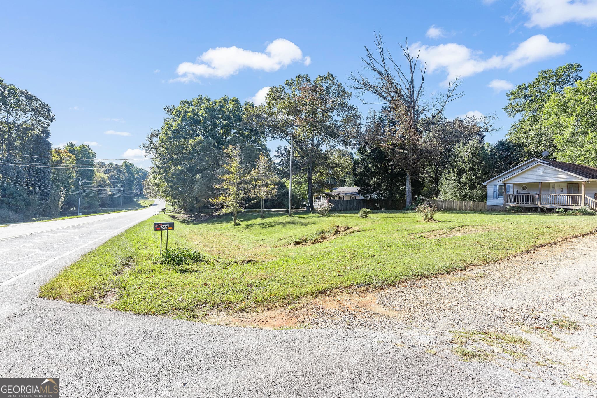 3 bedroom, 2 bathroom, 1,200 sq ft single family residence for sale at 1774 Highway 17, Clarkesville, GA 30523 — photo 10