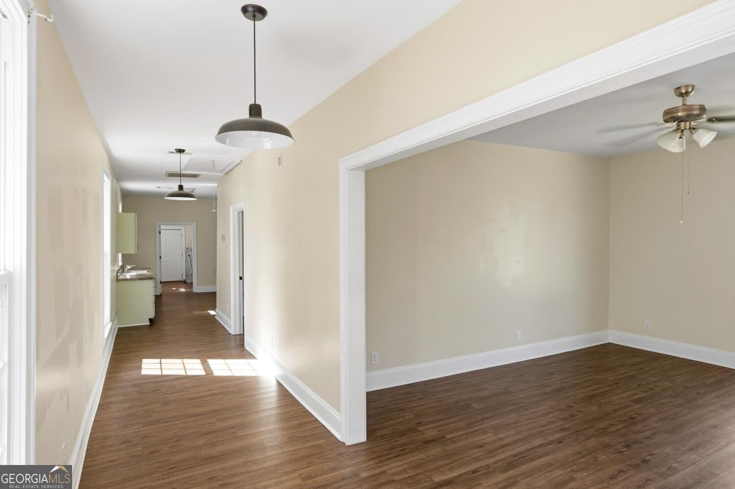 2 bedroom, 1 bathroom, 1,466 sq ft single family residence for sale at 862 Elm Street, Macon, GA 31201 — photo 5
