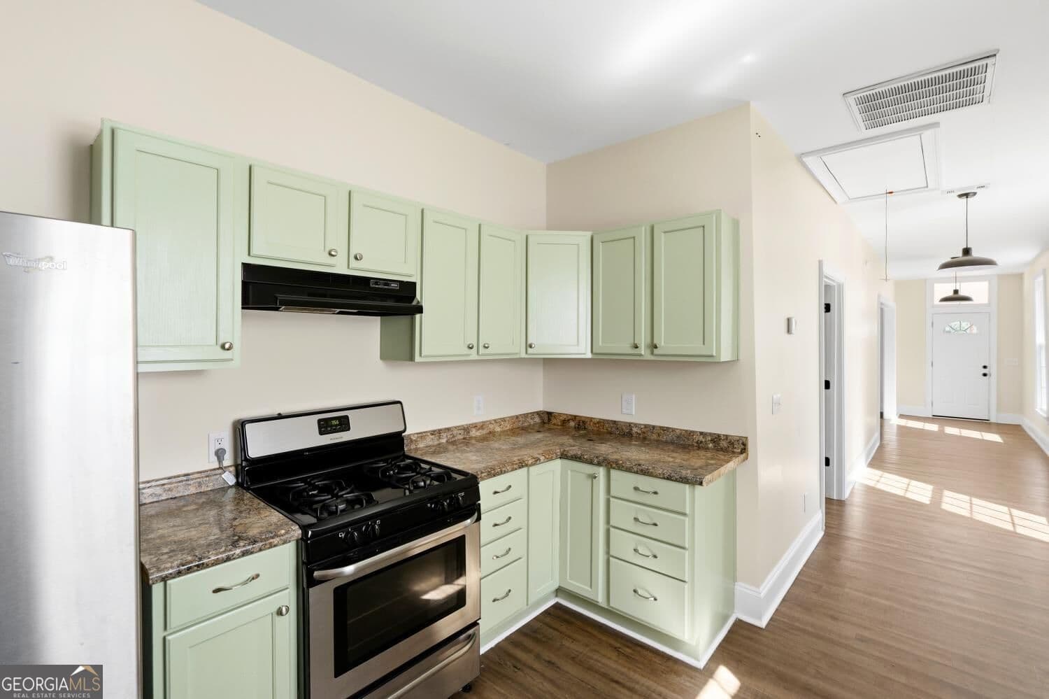 2 bedroom, 1 bathroom, 1,466 sq ft single family residence for sale at 862 Elm Street, Macon, GA 31201 — photo 10