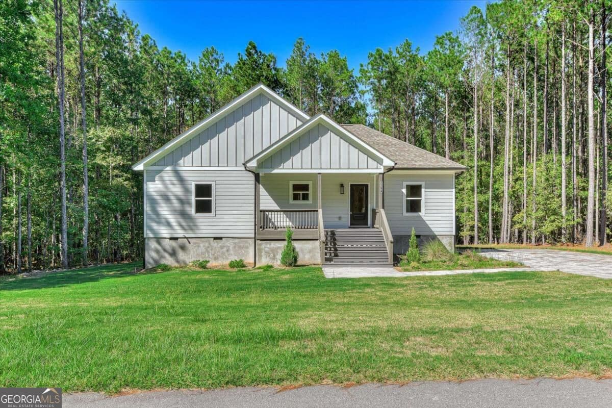 4 bedroom, 3.5 bathroom, 1,611 sq ft single family residence for sale at 1165 Watersedge Cove, Tignall, GA 30668