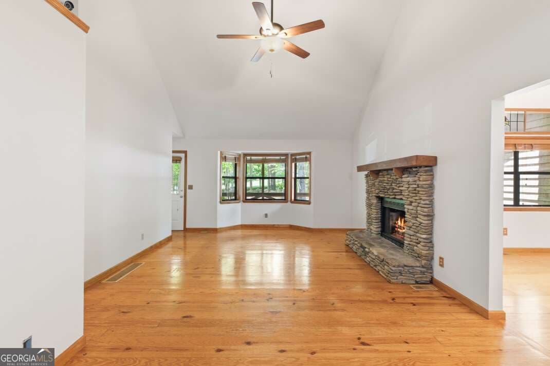 3 bedroom, 3 bathroom, 2,509 sq ft cabin,single family residence for sale at 40 Caledonia Drive, Blairsville, GA 30512 — photo 5