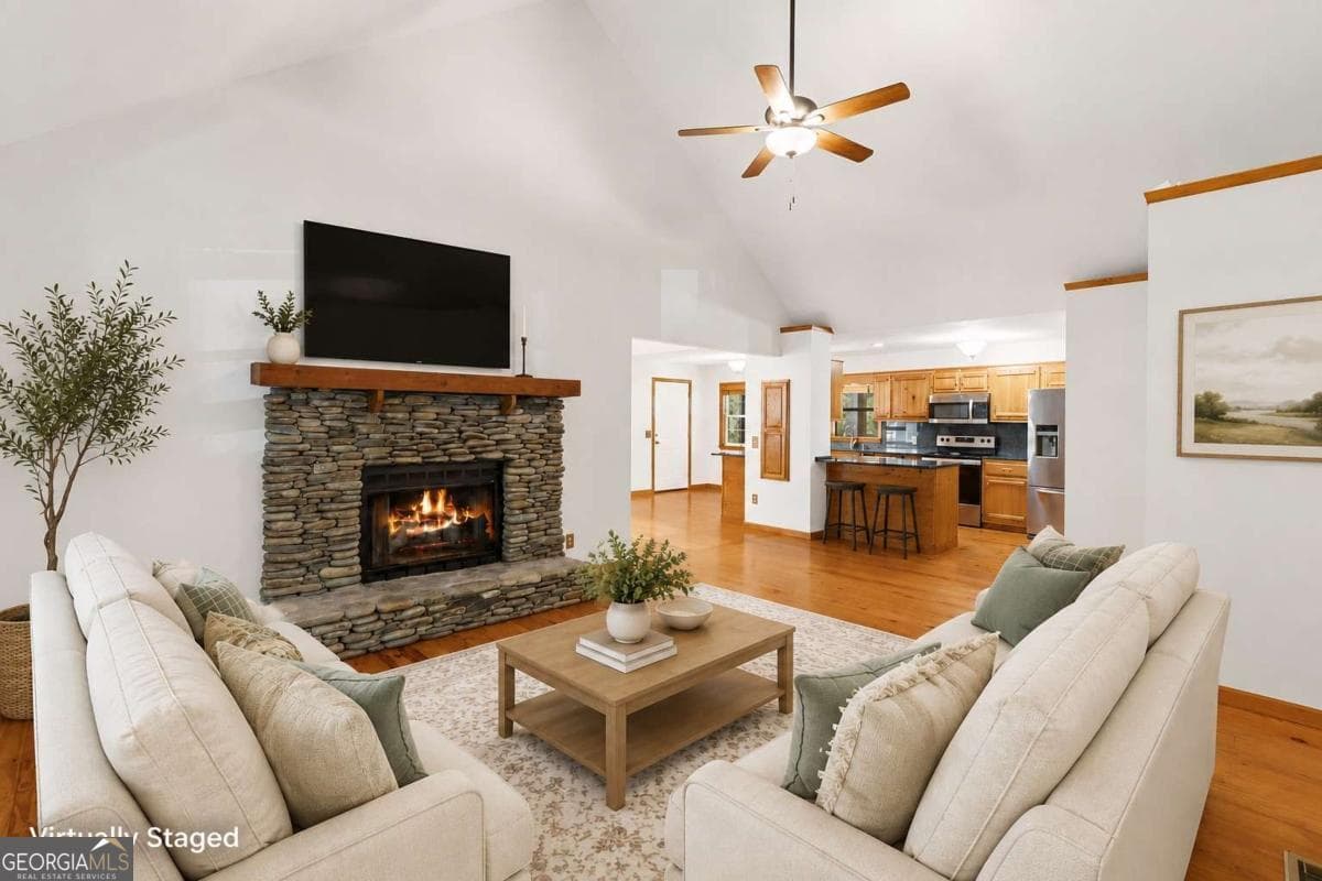 3 bedroom, 3 bathroom, 2,509 sq ft cabin,single family residence for sale at 40 Caledonia Drive, Blairsville, GA 30512 — photo 4