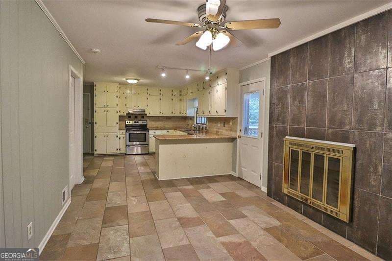 2 bedroom, 1.5 bathroom single family residence for rent at 3197 Alberta Lane, Tucker, GA 30084 for $2,350 a month — photo 9