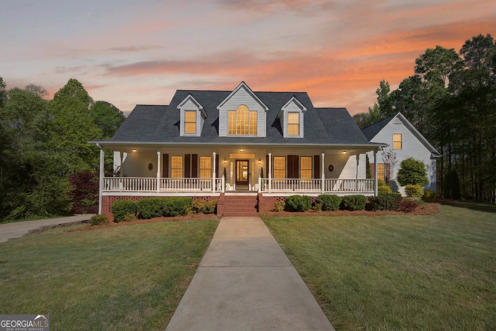 6 bedroom, 4.5 bathroom, 4,012 sq ft single family residence for sale at 800 Watering Hole Pass, Williamson, GA 30292 — photo 3