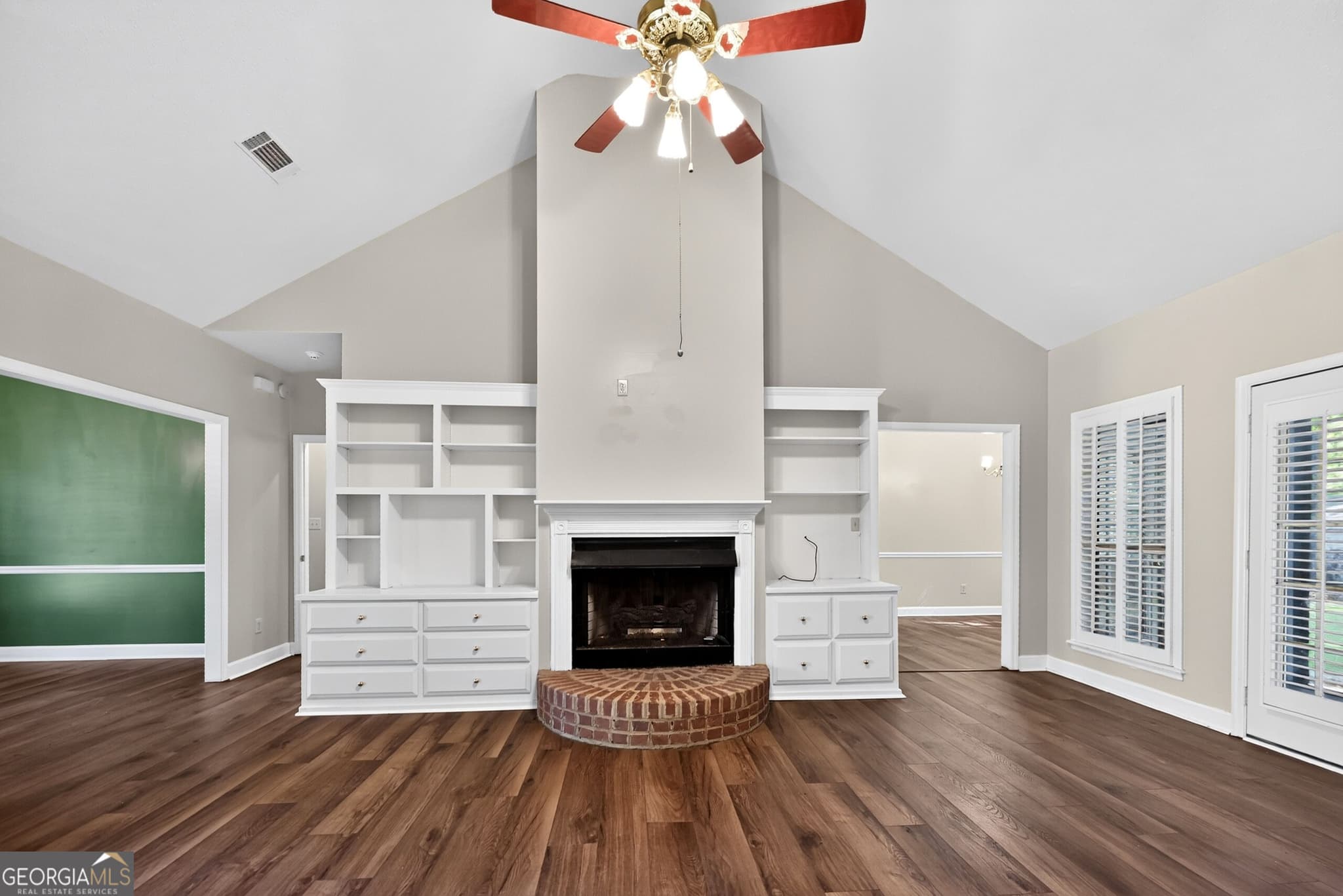 3 bedroom, 2 bathroom, 1,929 sq ft single family residence for sale at 218 Hummingbird Lane, Albany, GA 31707 — photo 9