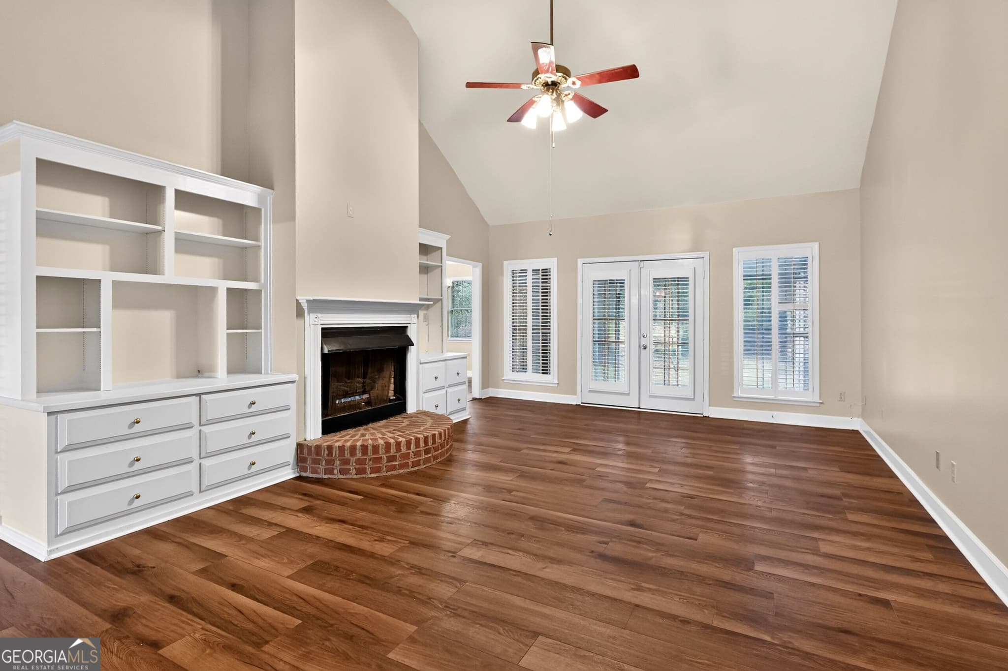 3 bedroom, 2 bathroom, 1,929 sq ft single family residence for sale at 218 Hummingbird Lane, Albany, GA 31707 — photo 8