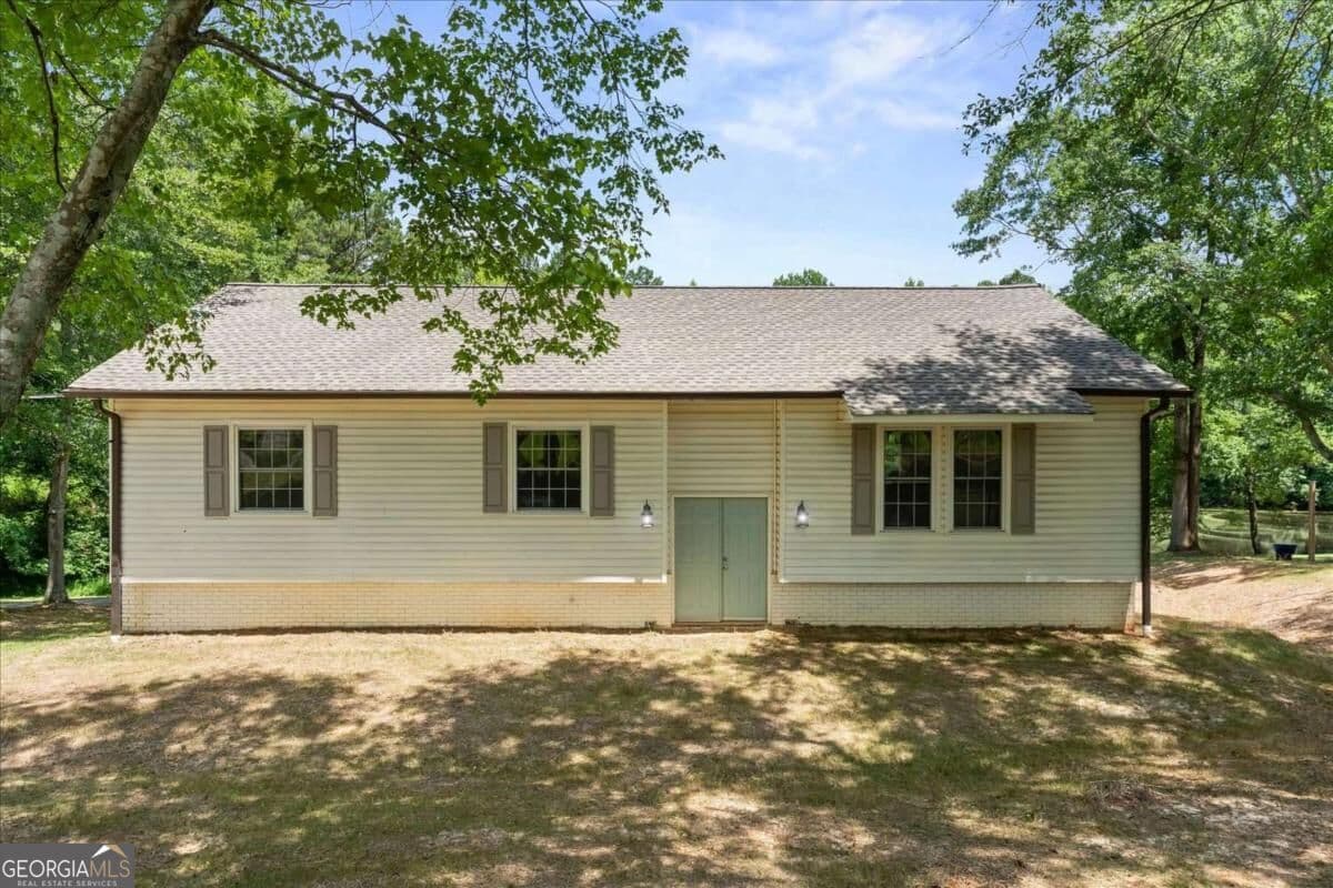4 bedroom, 2.5 bathroom, 2,576 sq ft single family residence for sale at 177 Norton Circle, Carrollton, GA 30117 — photo 2