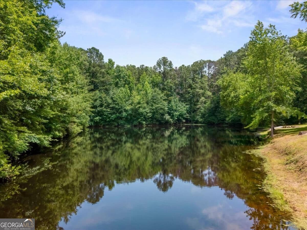 4 bedroom, 2.5 bathroom, 2,576 sq ft single family residence for sale at 177 Norton Circle, Carrollton, GA 30117 — photo 8