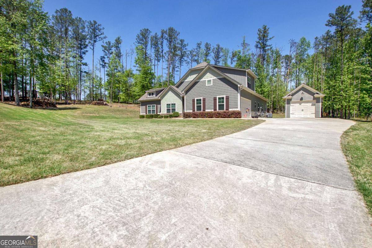 4 bedroom, 3 bathroom, 2,791 sq ft single family residence for sale at 153 Carlow Court, Newnan, GA 30263 — photo 3