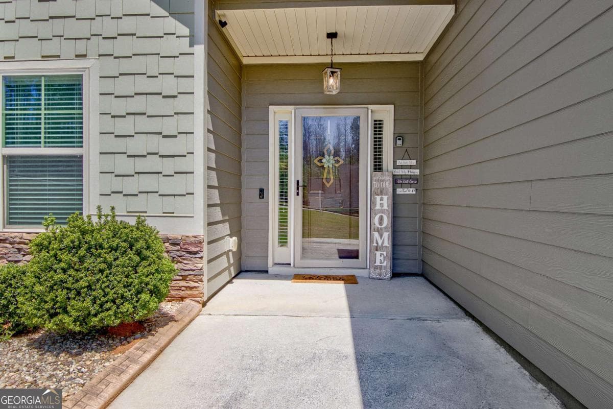 4 bedroom, 3 bathroom, 2,791 sq ft single family residence for sale at 153 Carlow Court, Newnan, GA 30263 — photo 5