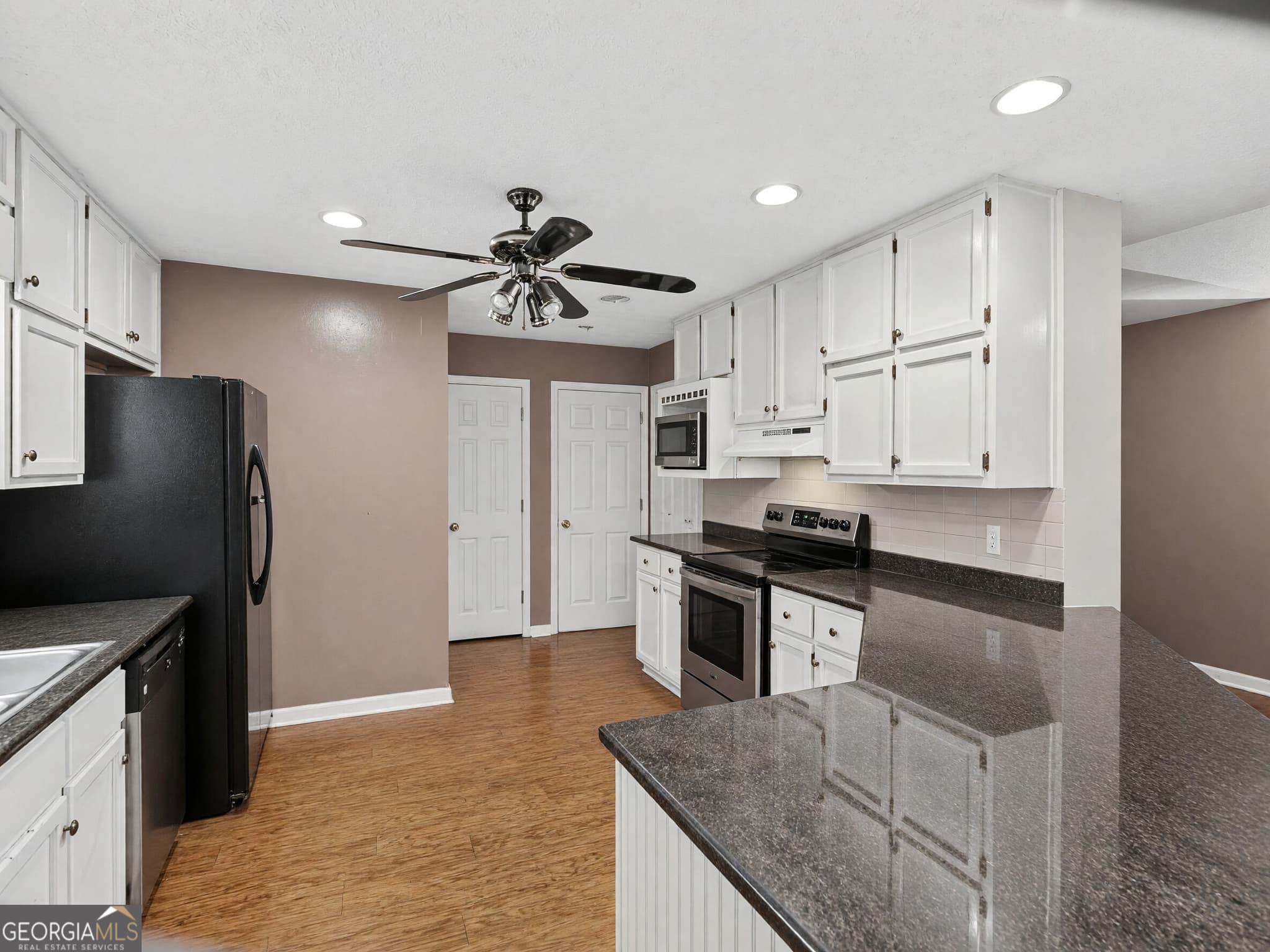 4 bedroom, 3.5 bathroom, 3,500 sq ft single family residence for sale at 253 Timberridge Road, Senoia, GA 30276 — photo 9