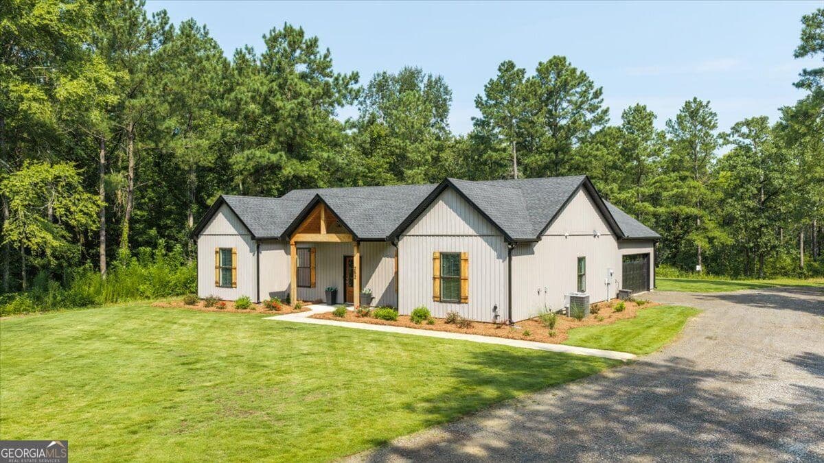 4 bedroom, 2 bathroom, 2,098 sq ft single family residence for sale at 252 Rum Creek Pass, Juliette, GA 31046 — photo 3