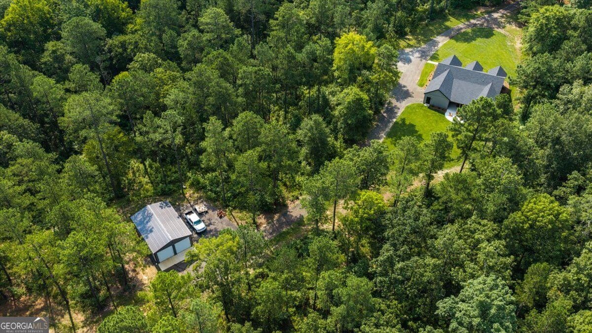 4 bedroom, 2 bathroom, 2,098 sq ft single family residence for sale at 252 Rum Creek Pass, Juliette, GA 31046 — photo 1 of 73