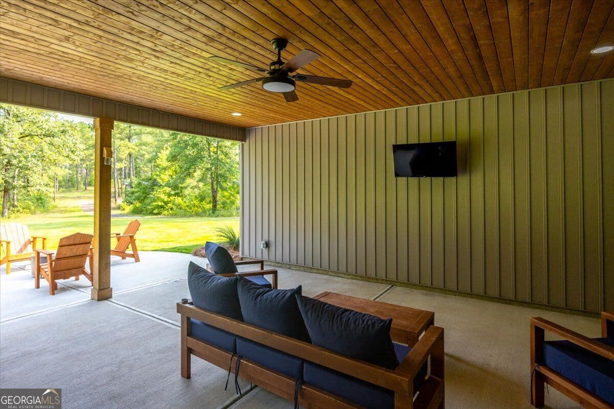 4 bedroom, 2 bathroom, 2,098 sq ft single family residence for sale at 252 Rum Creek Pass, Juliette, GA 31046 — photo 9