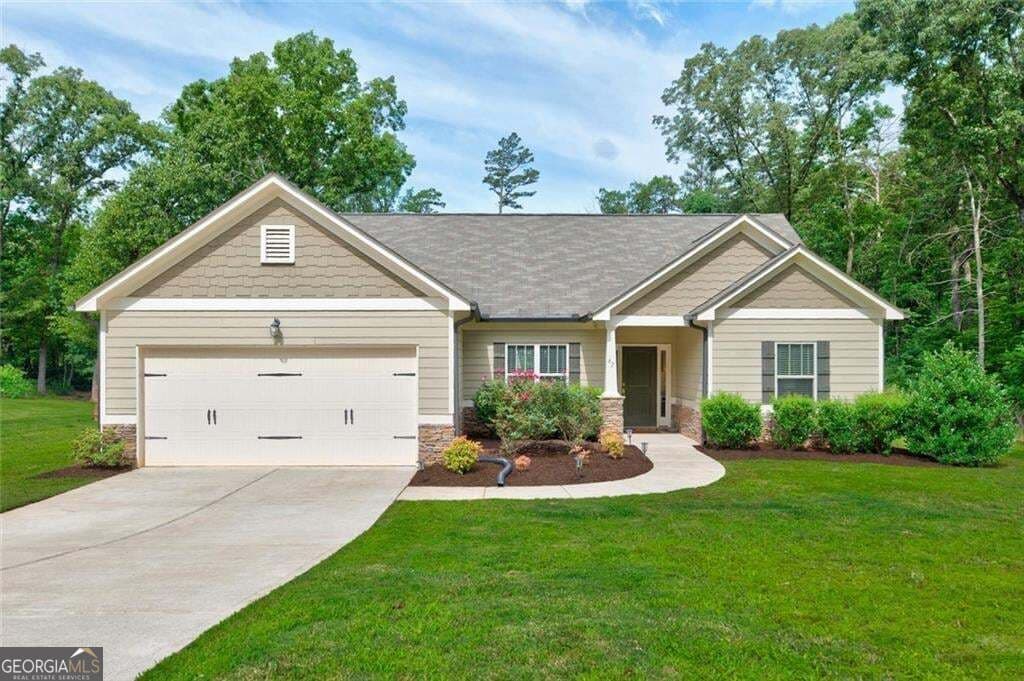 3 bedroom, 2 bathroom, 1,536 sq ft single family residence for sale at 67 Bryn Drive, Dawsonville, GA 30534 — photo 1 of 45