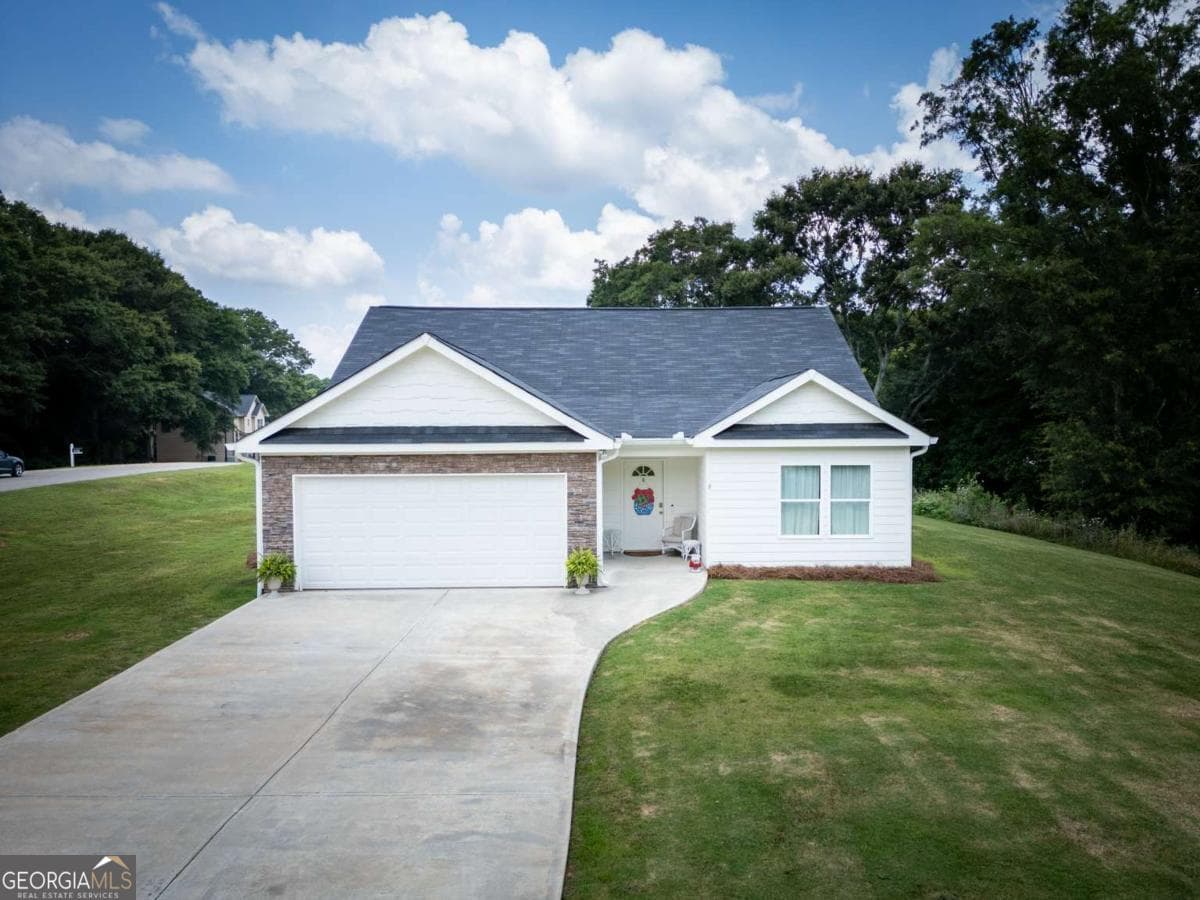 3 bedroom, 2 bathroom, 1,451 sq ft single family residence for sale at 25 Tyrus Lane, Royston, GA 30662 — photo 1 of 30