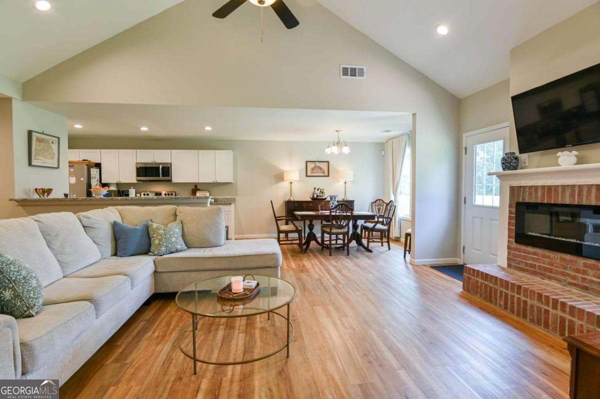 3 bedroom, 2 bathroom, 1,451 sq ft single family residence for sale at 25 Tyrus Lane, Royston, GA 30662 — photo 5