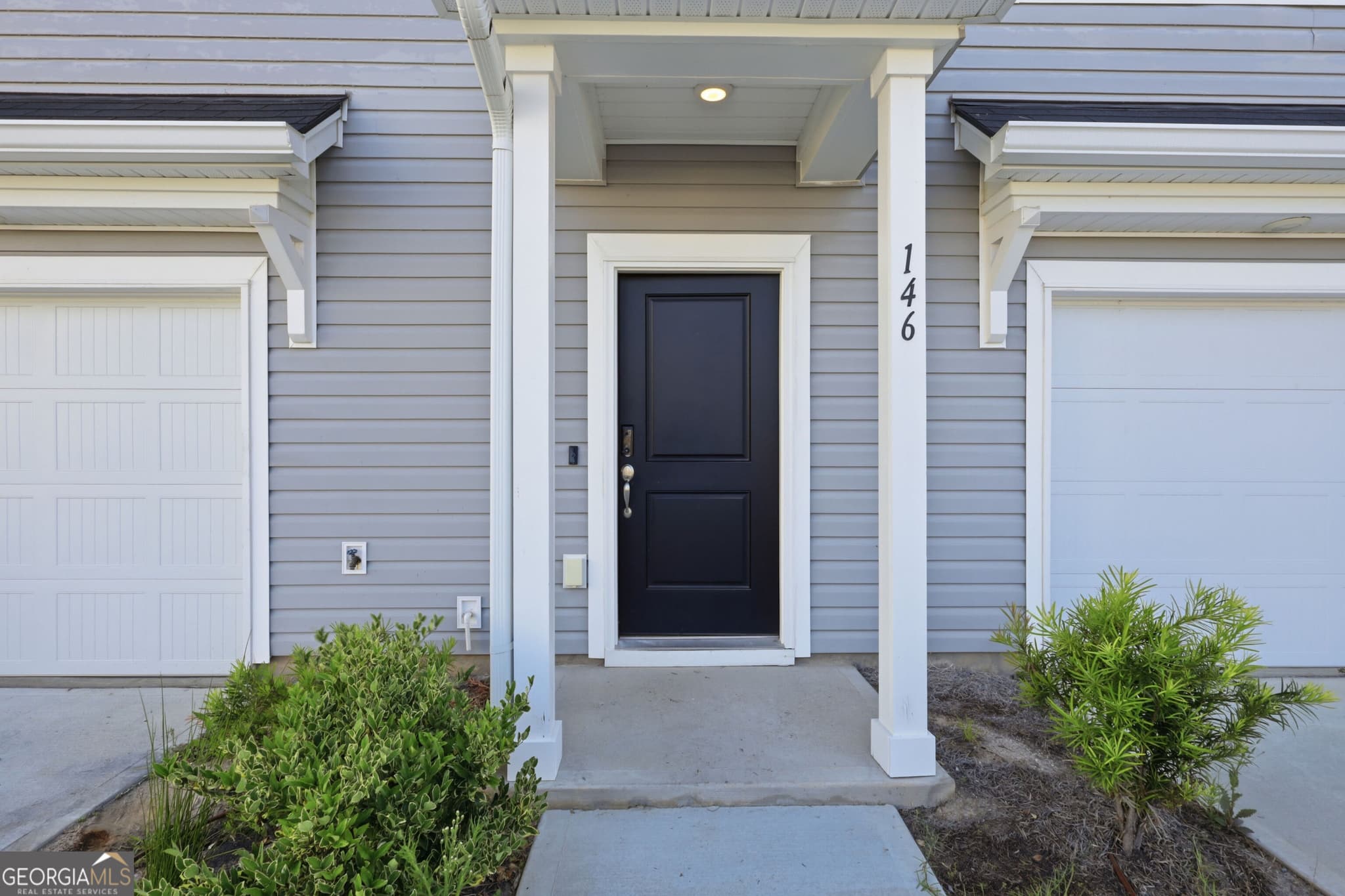 3 bedroom, 2.5 bathroom, 1,654 sq ft townhouse for sale at 146 Congo Court, Pooler, GA 31322 — photo 2