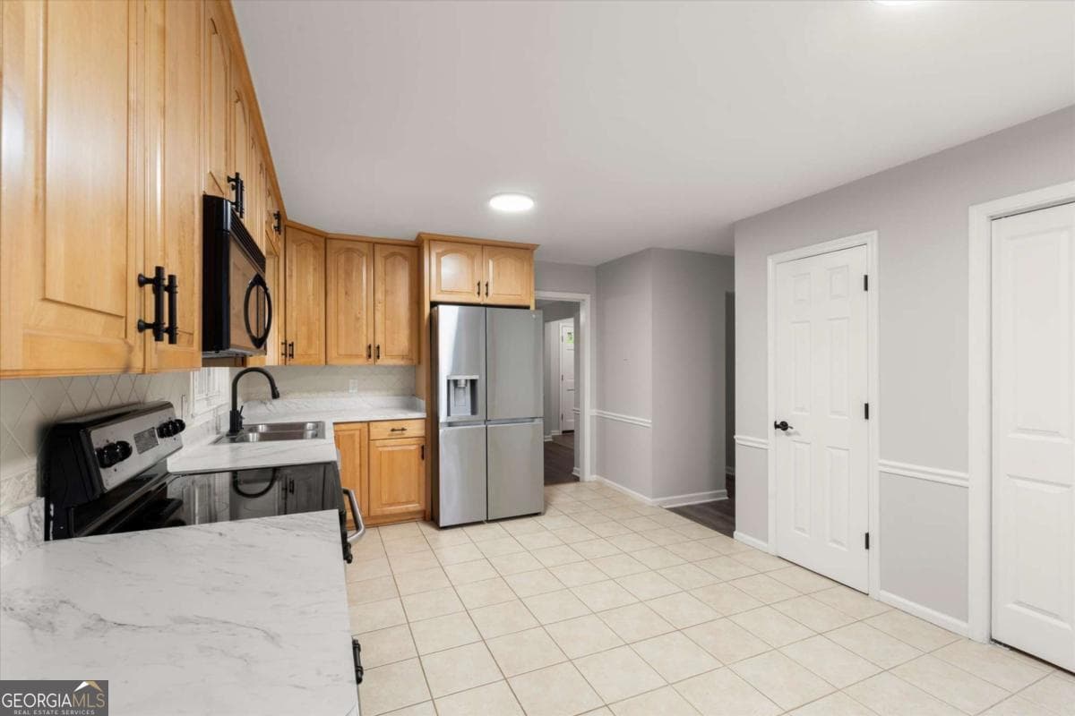 5 bedroom, 2.5 bathroom single family residence for rent at 3220 Casteel Road, Marietta, GA 30062 for $3,400 a month — photo 8