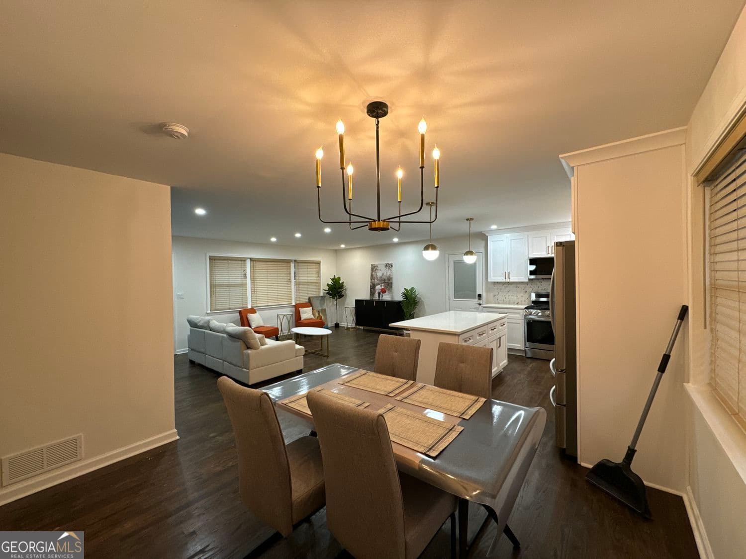3 bedroom, 3 bathroom, 2,572 sq ft single family residence for sale at 2691 Westchester Drive, Atlanta, GA 30344 — photo 5